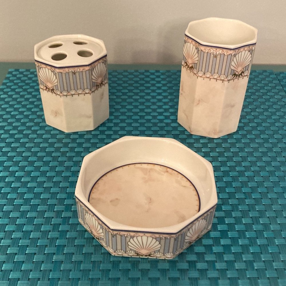 Bathroom Set Soap Dish Cup Toothbrush Vintage Andre Richard St.Tropez Shells